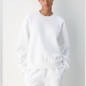ARITZIA Cozy Sweatfleece Perfect Crew Sweatshirt (Pale Ivory, XS)